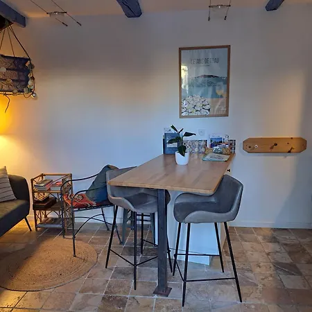 Σπίτι διακοπών La Tremiere, Maison De Village, Sauna, Vue Garrigue